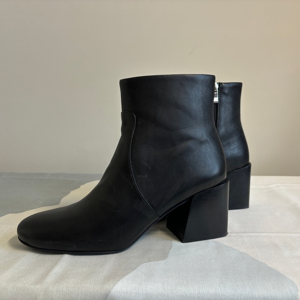 Via Spiga Dina Ankle Heeled Booties
